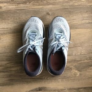 New Balance 880 Size 8.5 Wide